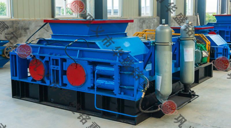 全自動(dòng)液壓對(duì)輥破碎機(jī) 全自動(dòng)液壓對(duì)輥破碎機(jī)